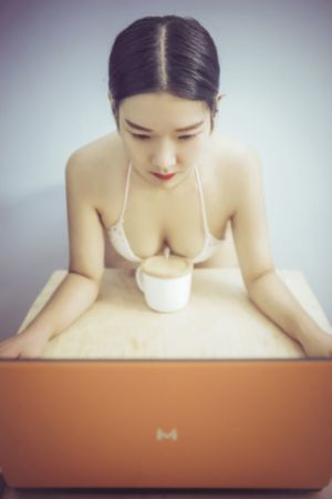 97夫妻自拍_HD在线观看完整版