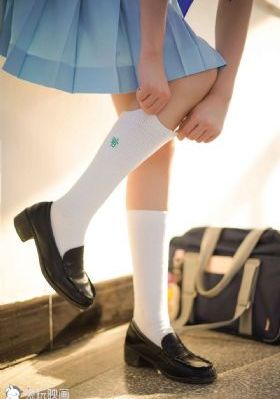 日日弄天天弄美女bbbb_BD免费观看